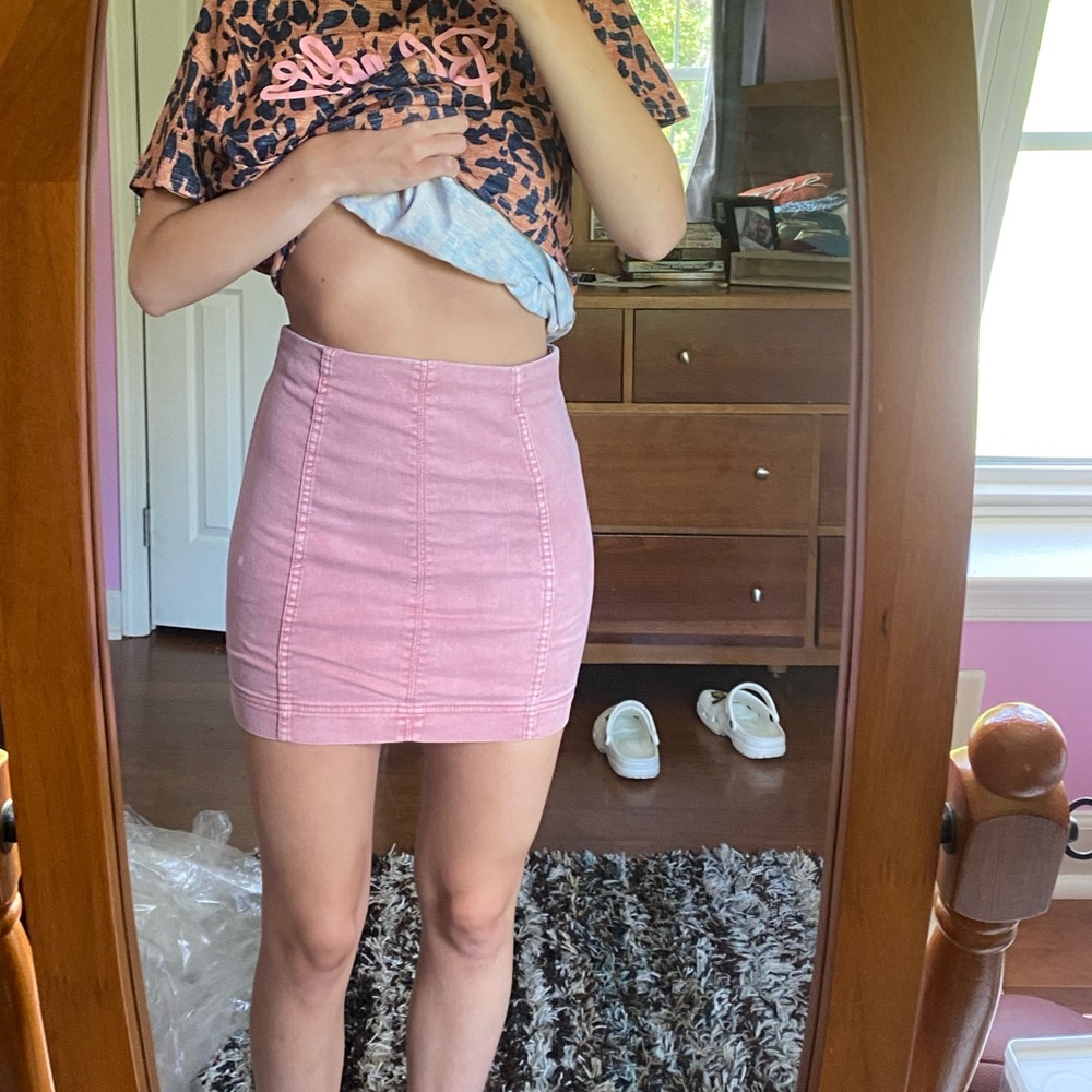 ❗CLOSET CLOSING ❗NWOT pink “denim” mini skirt